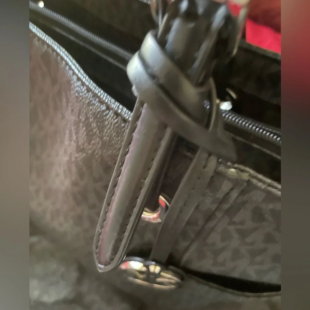 MICHAEL Michael Kors
East-West Monogram Zip Tote Bag  NWOT - Picture 9 of 16